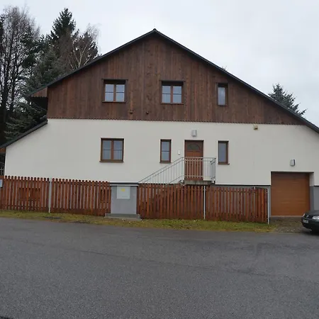 Haus Tolštejn Jiřetín pod Jedlovou