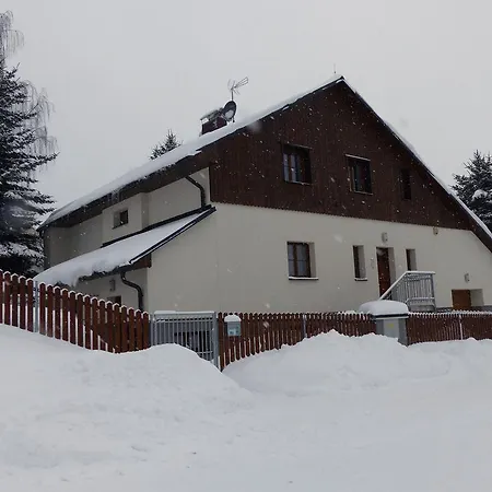 Haus Tolstejn شقة